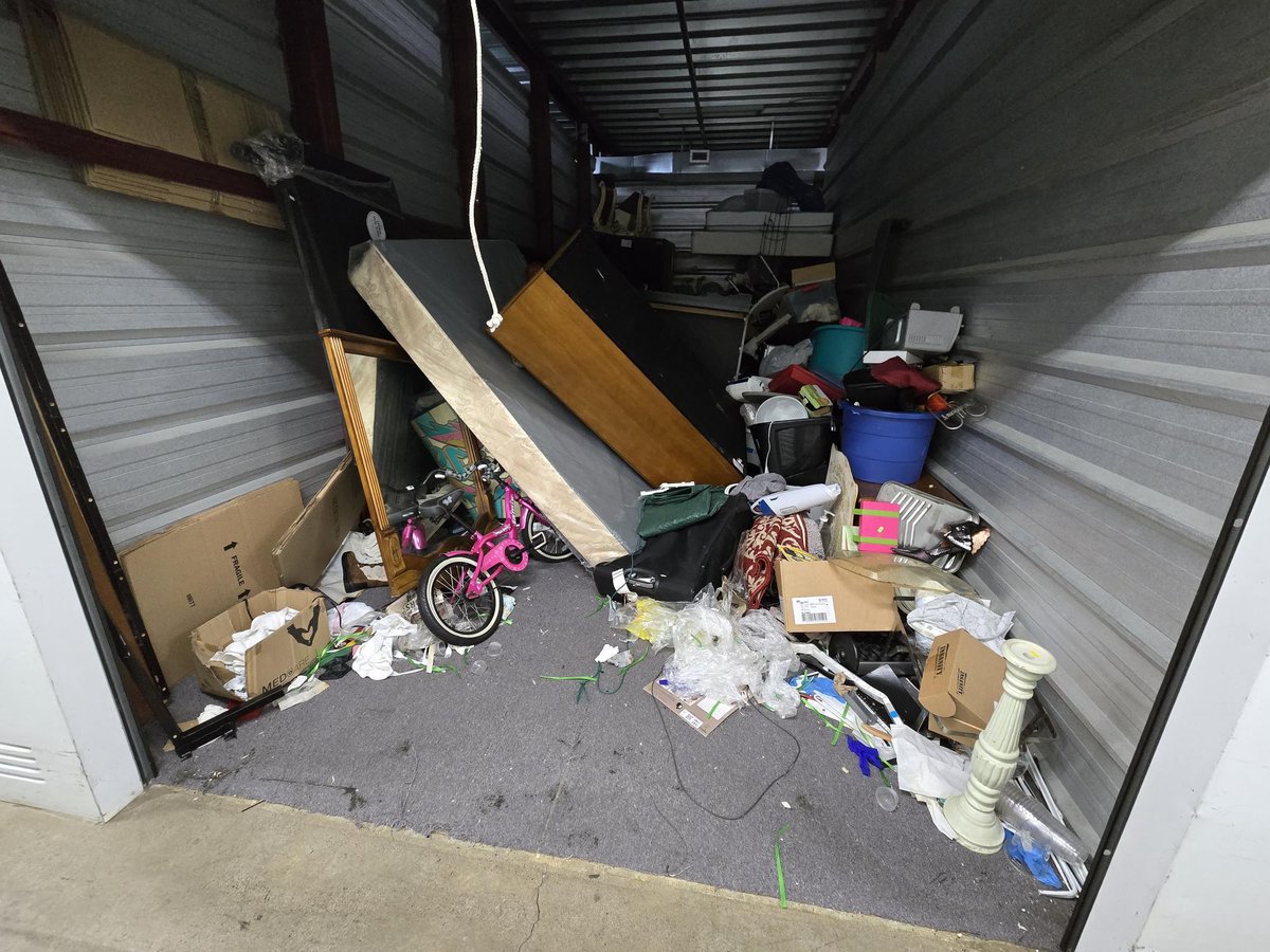 10 x 25 storage unit in Linden, NJ