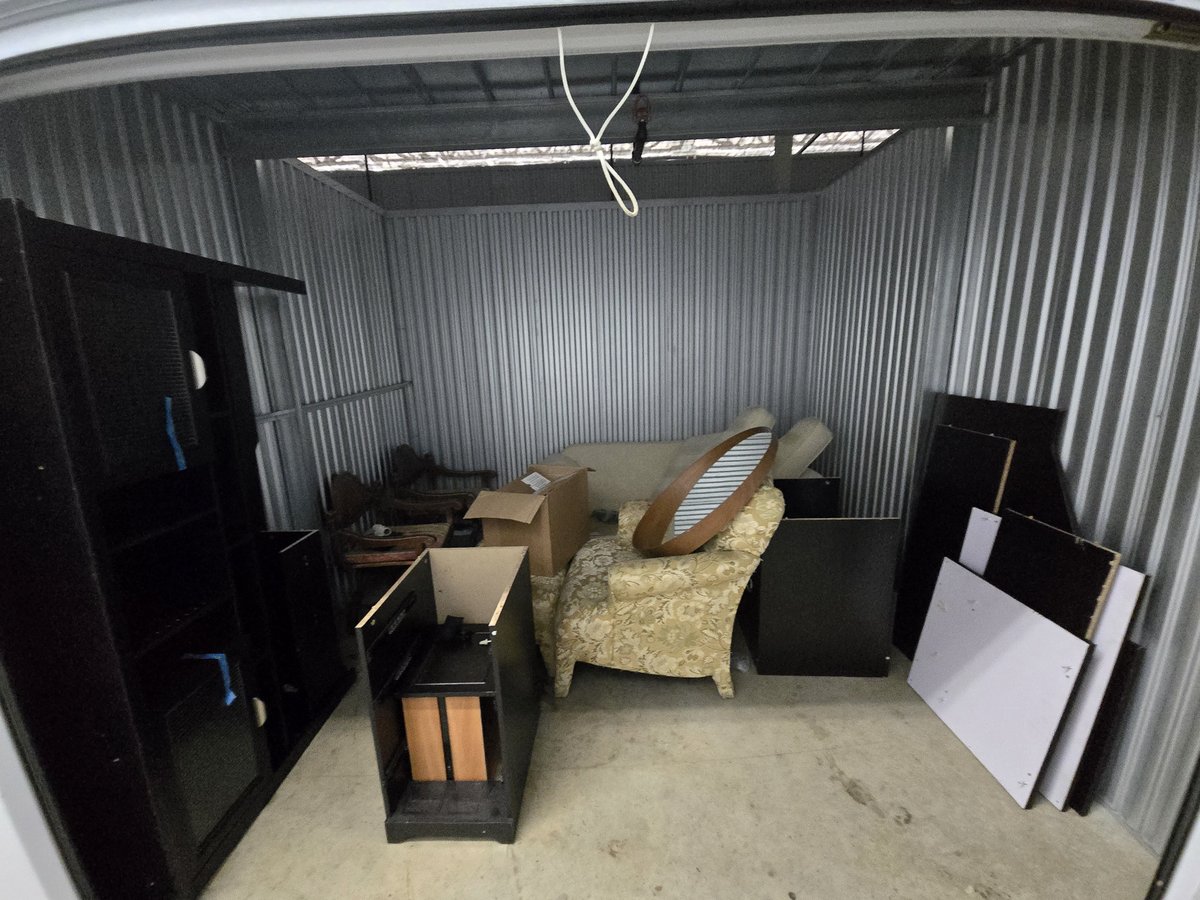 10 x 10 storage unit in Hallandale, FL