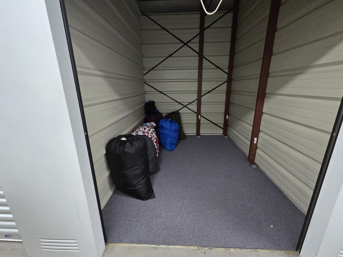 8 x 9 storage unit in Linden, NJ