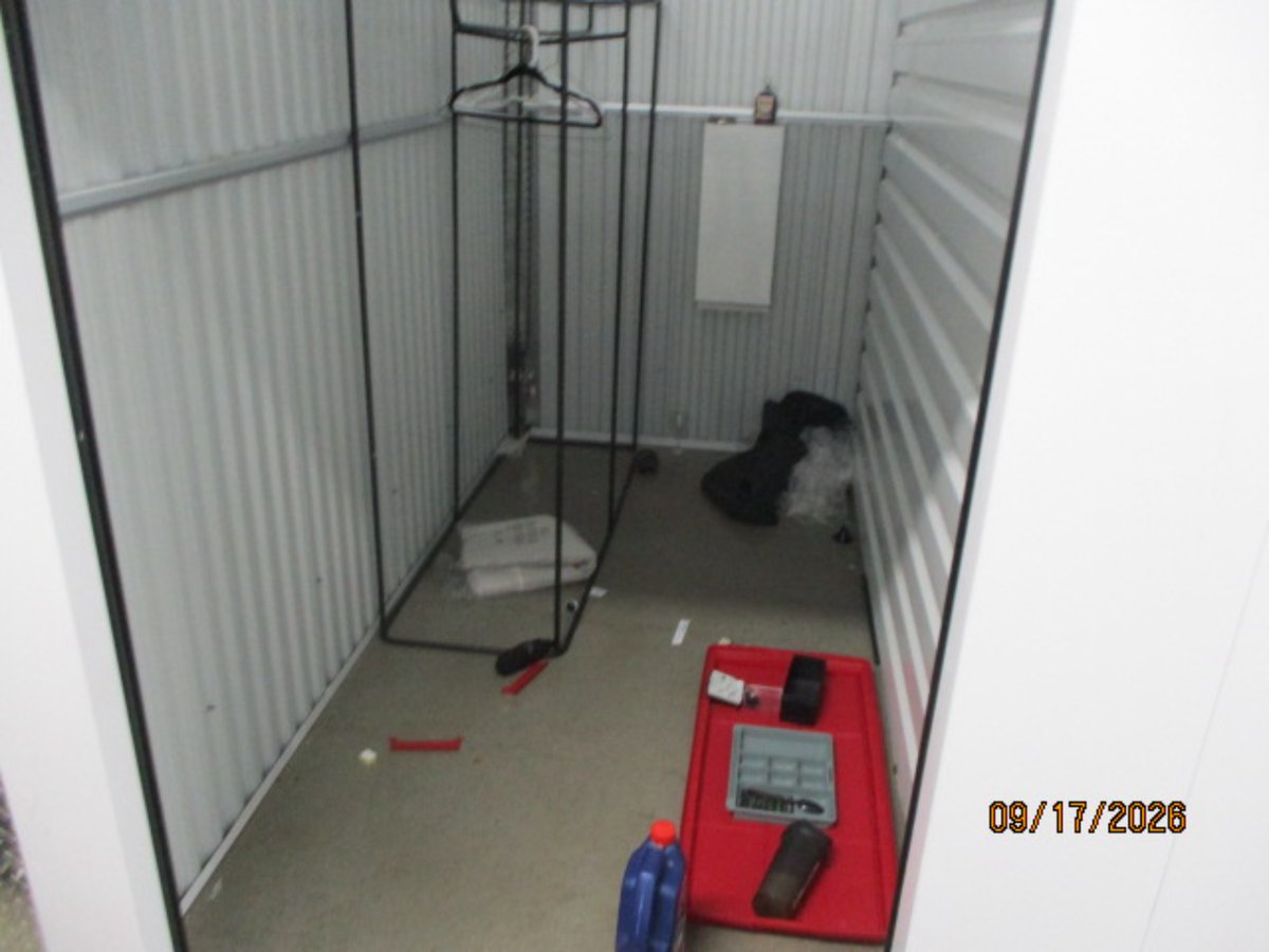 5 x 10 storage unit in Wood-ridge, NJ