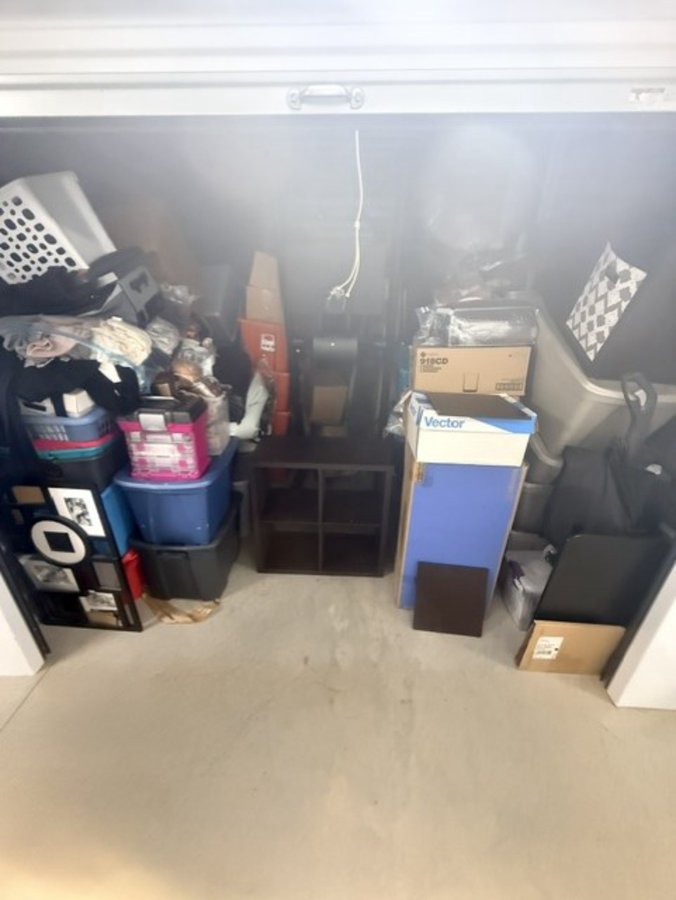 10 x 20 storage unit in Clayton, NC