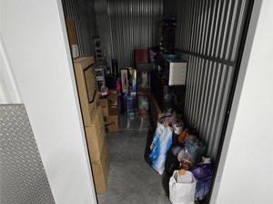 5 x 10 storage unit in Orlando, FL