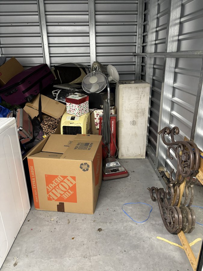 10 x 10 storage unit in San Jose, CA
