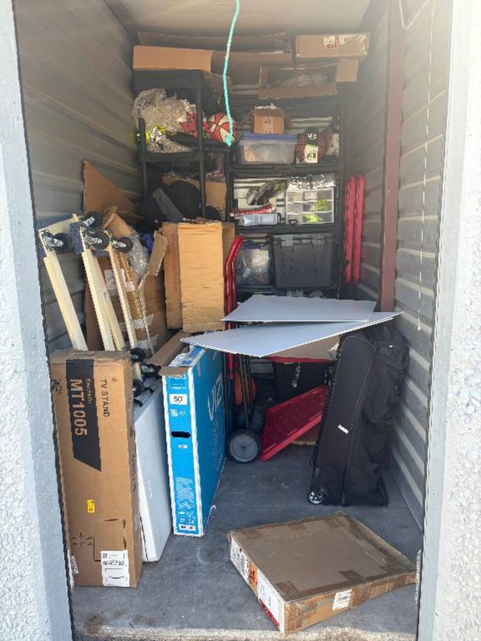 5 x 10 storage unit in Dallas, TX