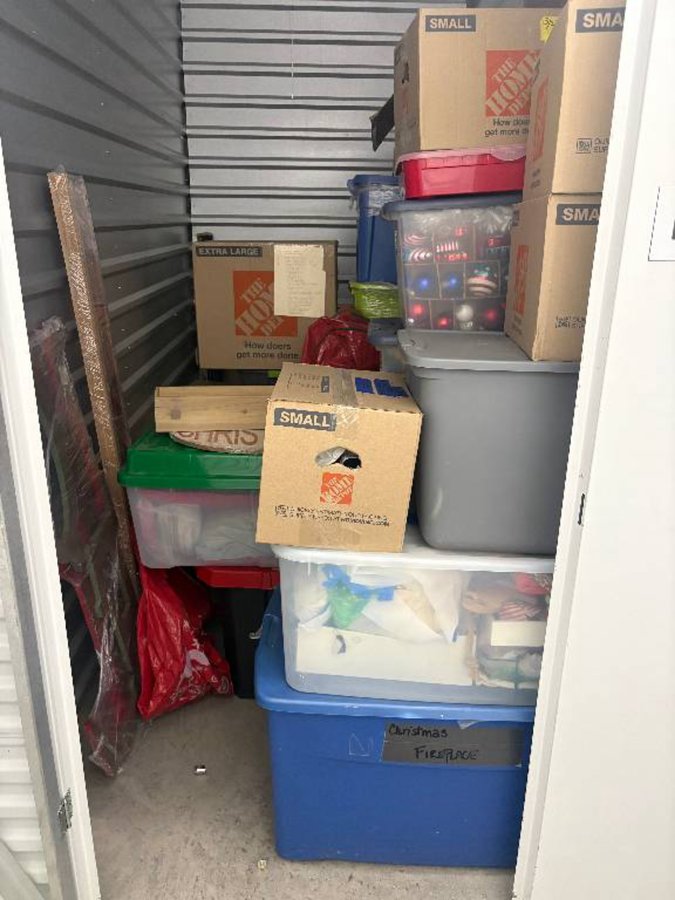 5 x 10 storage unit in Dallas, TX