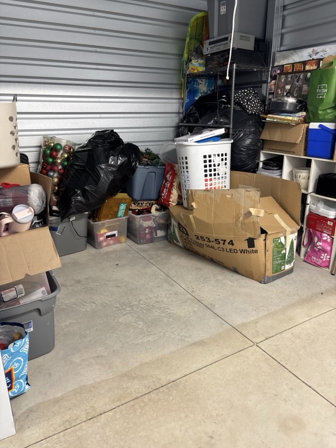 7 x 10 storage unit in Center Valley, PA