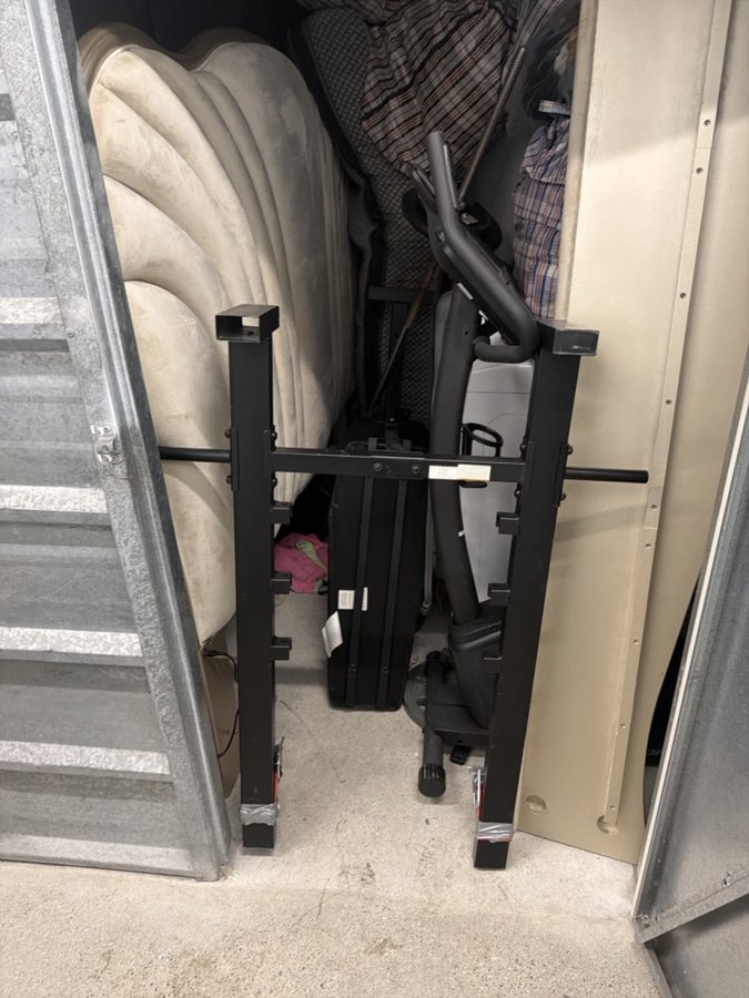 5 x 10 storage unit in Fraser, MI