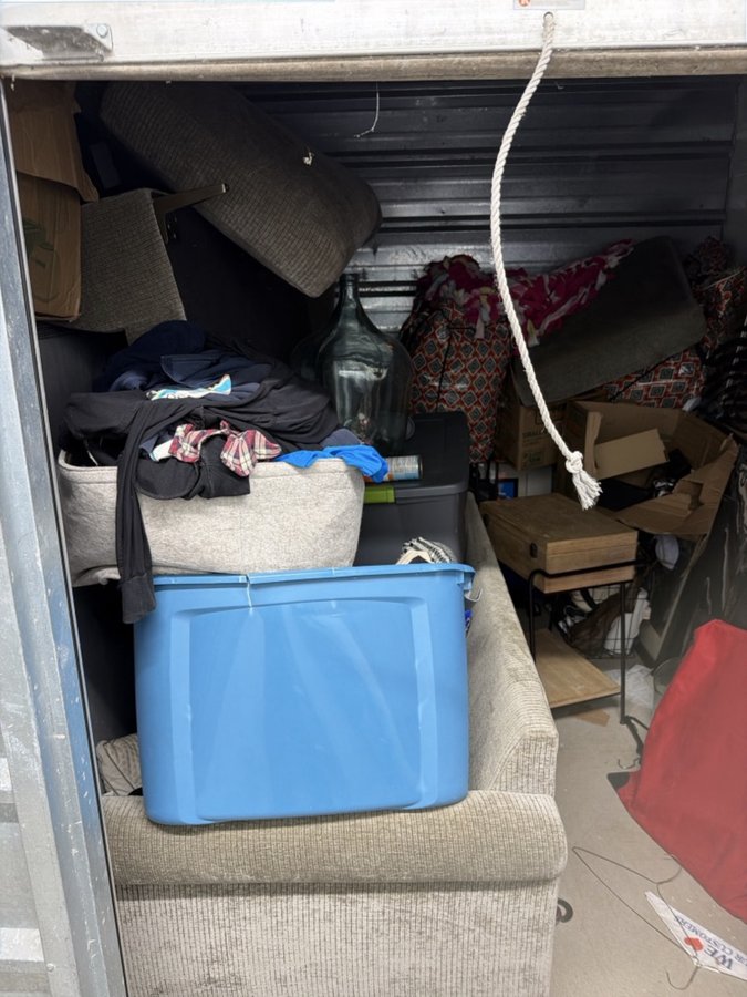 10 x 10 storage unit in Fraser, MI