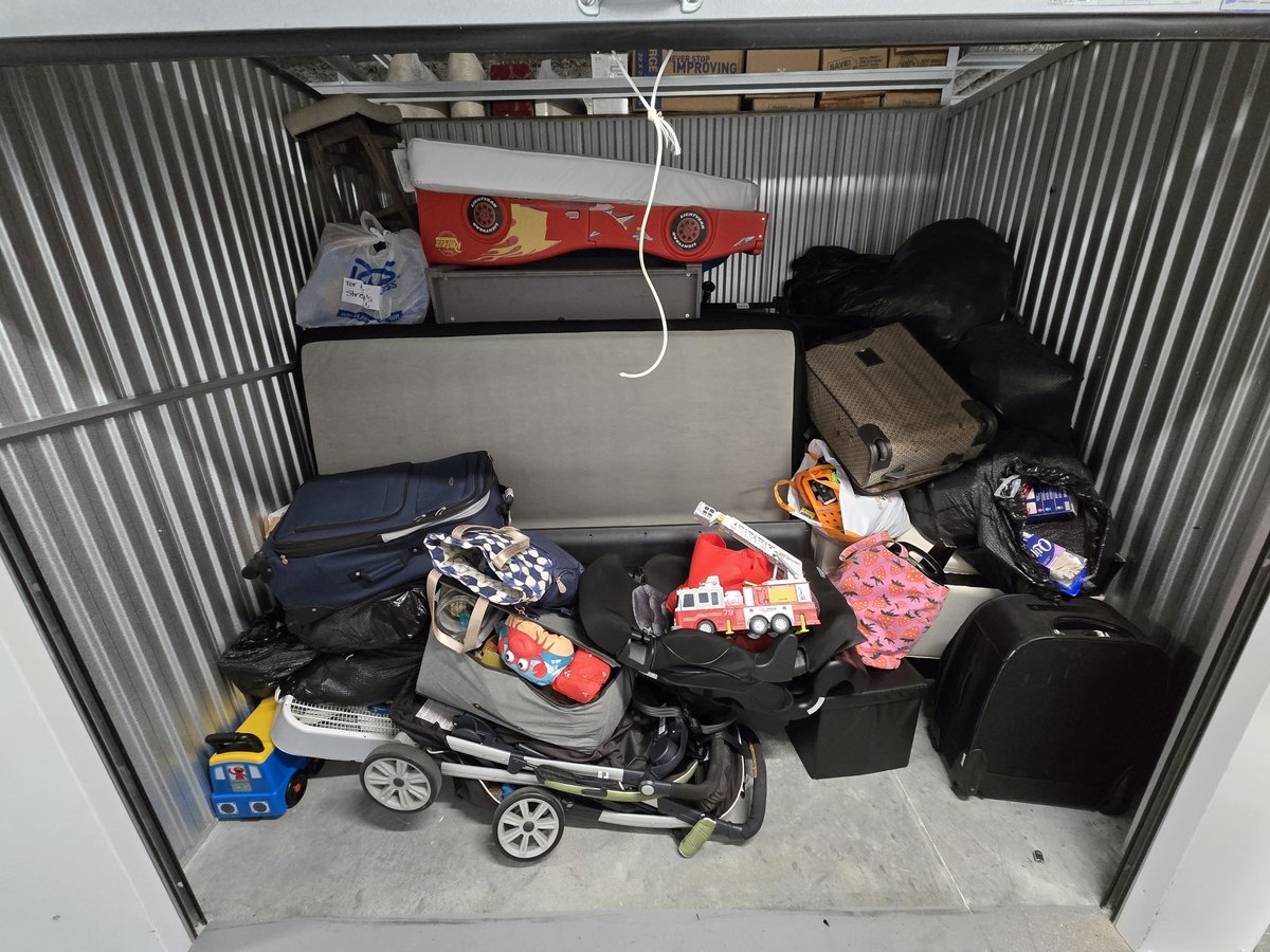 10 x 7 storage unit in Orlando, FL