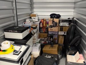 5 x 10 storage unit in Orlando, FL