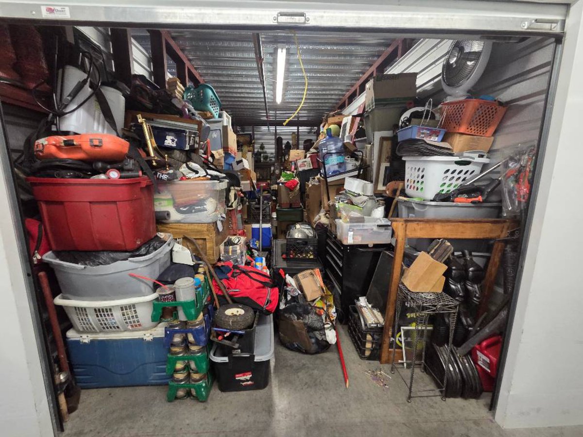 10 x 25 storage unit in Norfolk, VA