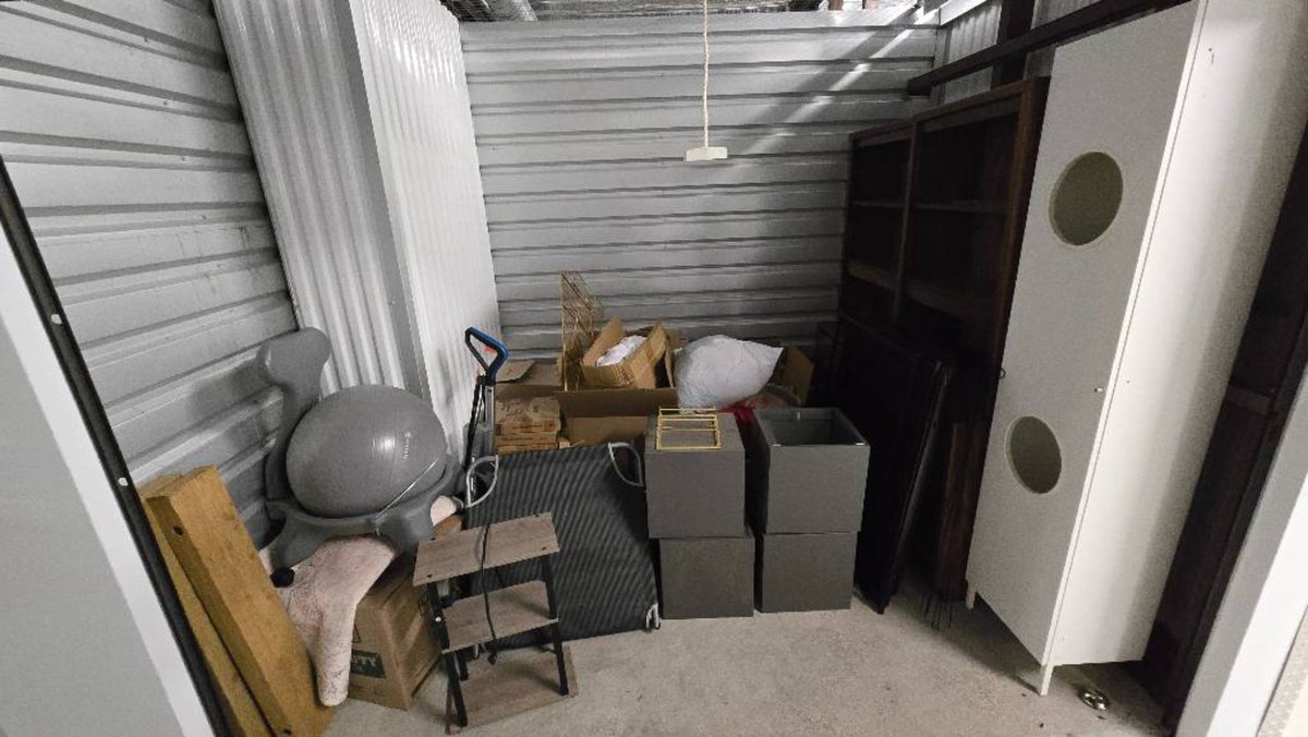 10 x 7 storage unit in Chicago, IL
