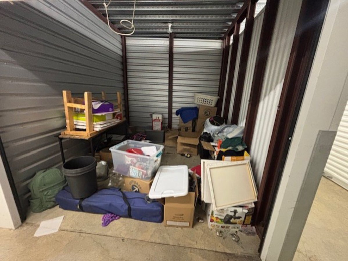 10 x 10 storage unit in Austell, GA