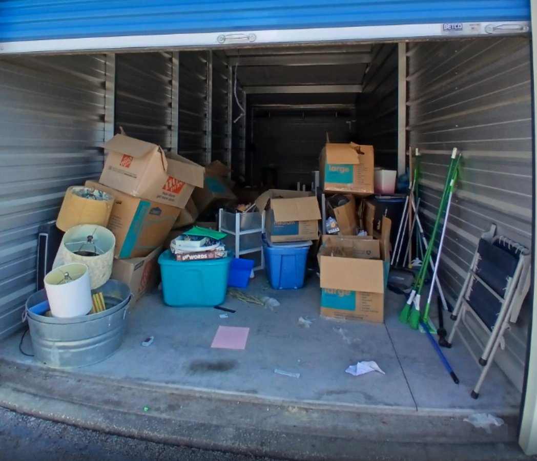 10 x 30 storage unit in Sellersburg, IN