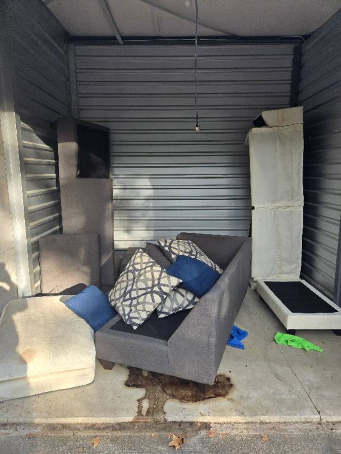 10 x 10 storage unit in Kingwood, TX