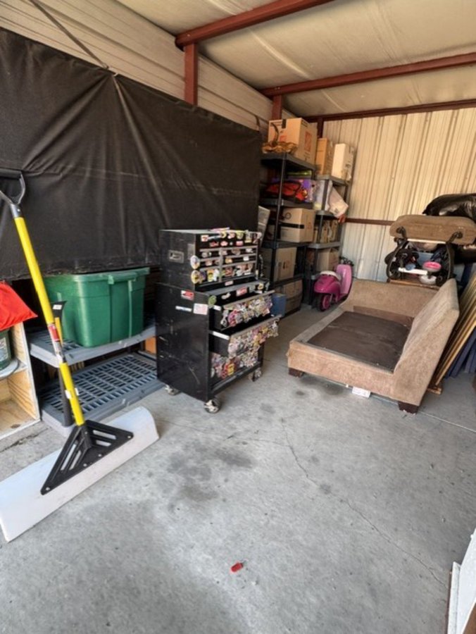 20 x 20 storage unit in Clive, IA
