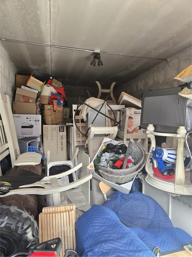 10 x 22 storage unit in Hallandale, FL