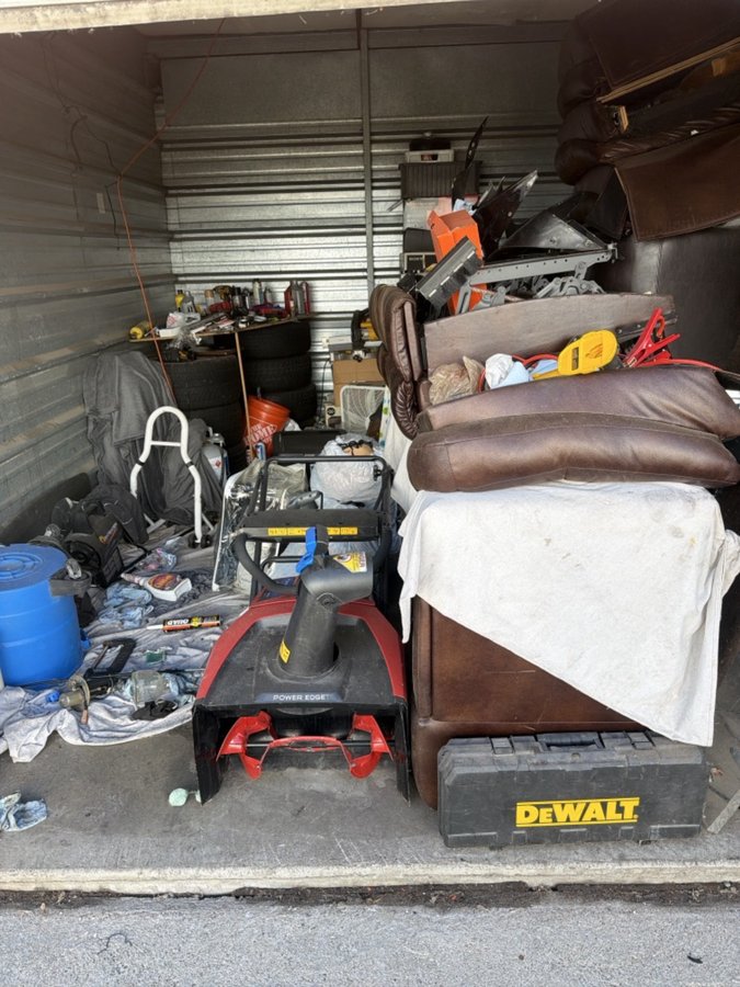10 x 15 storage unit in Fraser, MI
