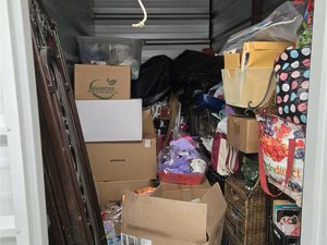 5 x 10 storage unit in Avenel, NJ