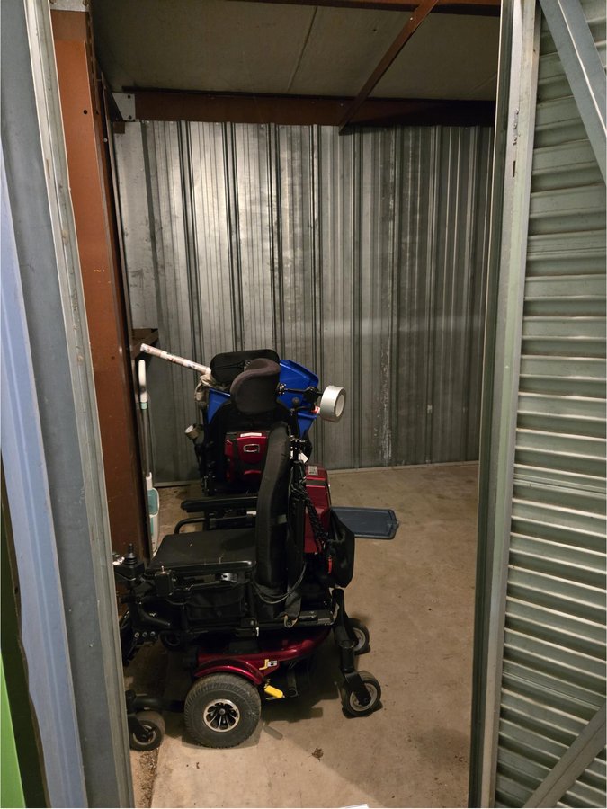 10 x 10 storage unit in South Windsor, CT
