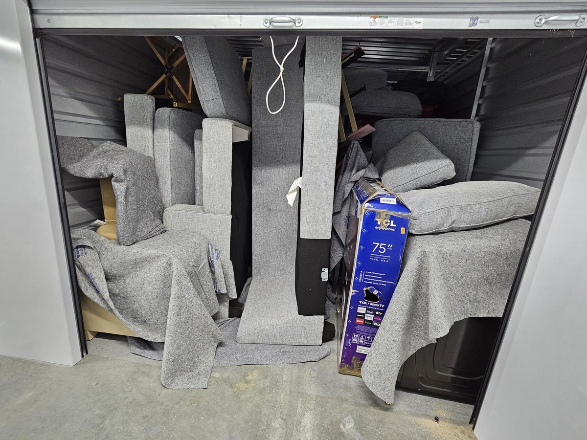 10 x 10 storage unit in Green Cove Springs, FL