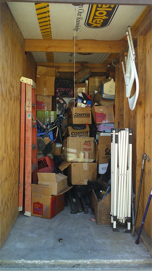 5 x 10 storage unit in Visalia, CA