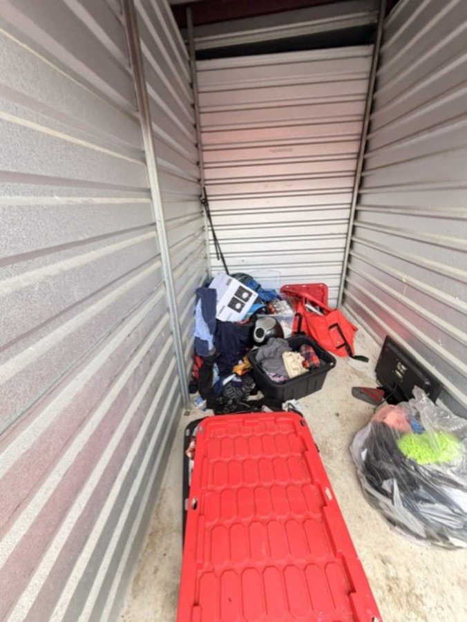 5 x 10 storage unit in Orlando, FL