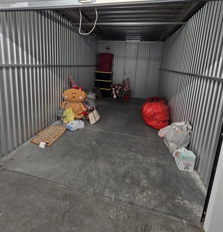 10 x 15 storage unit in Jacksonsville, FL