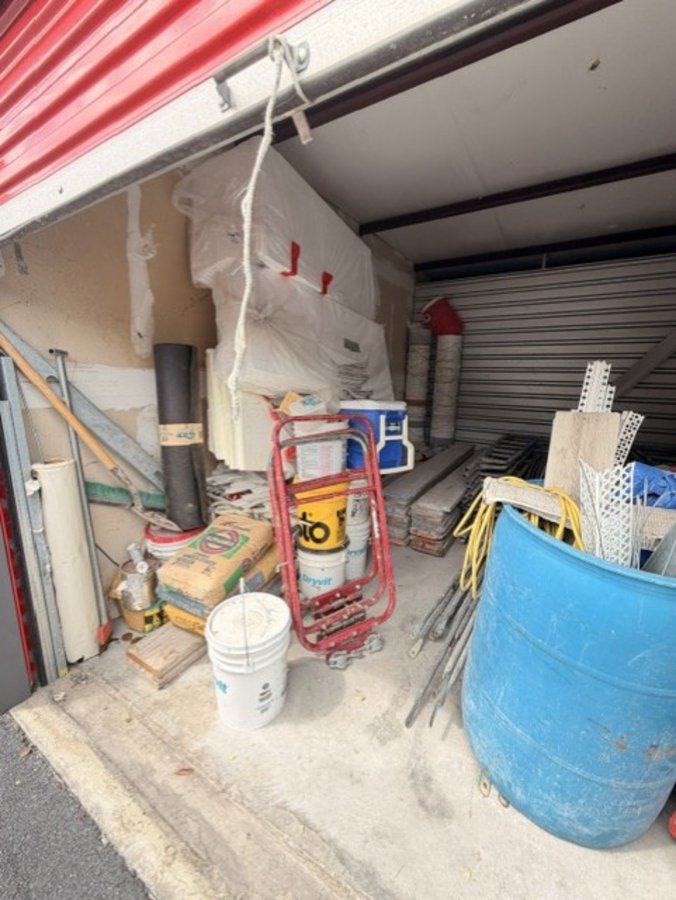 10 x 15 storage unit in Orlando, FL