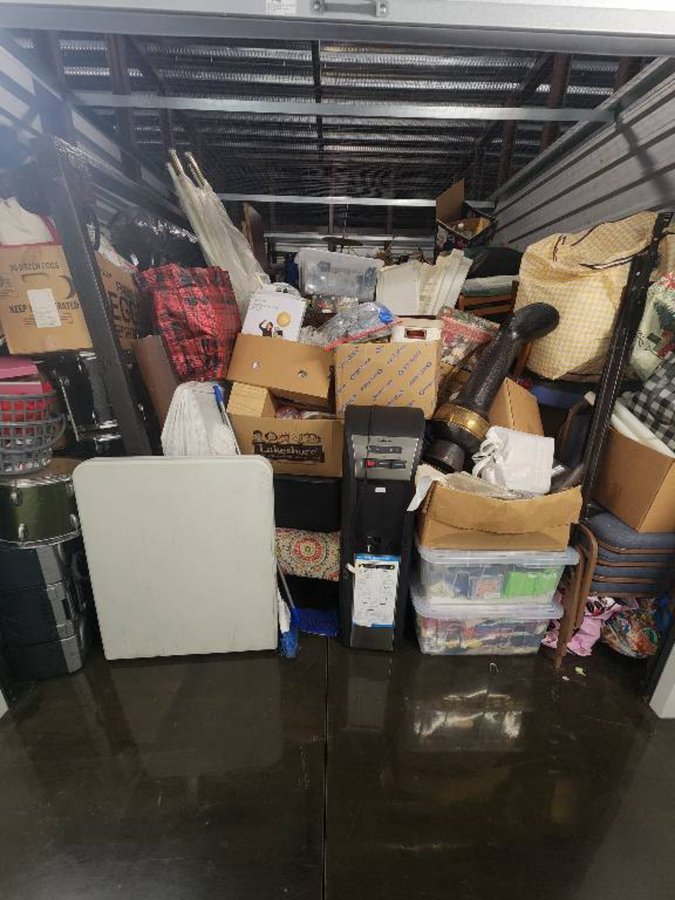 10 x 15 storage unit in Pensacola, FL