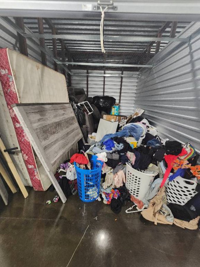 10 x 15 storage unit in Pensacola, FL