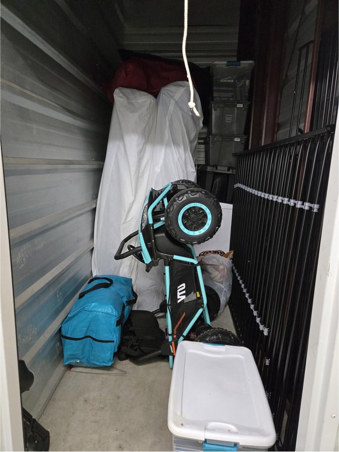 5 x 10 storage unit in Avenel, NJ