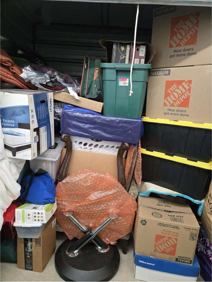 10 x 10 storage unit in Avenel, NJ