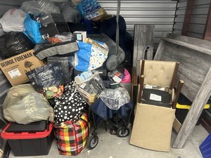 10 x 10 unit in Roselle