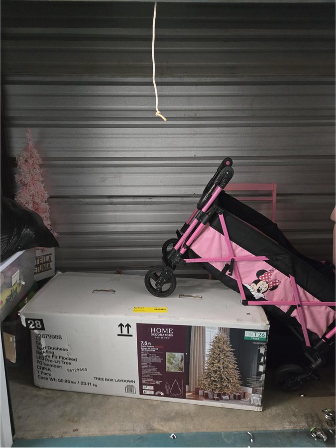 5 x 10 storage unit in Avenel, NJ