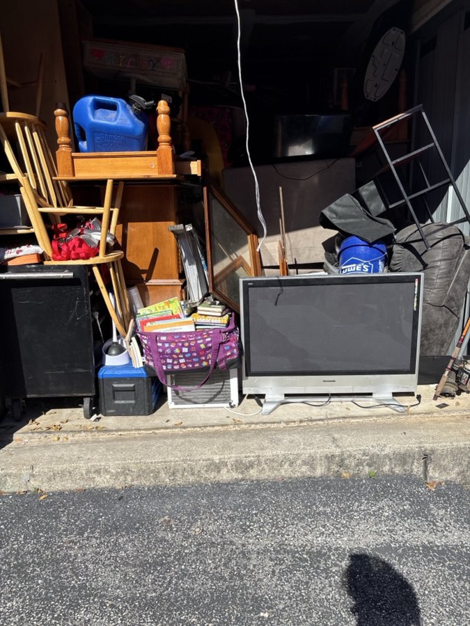 10 x 15 storage unit in Whitehall, PA