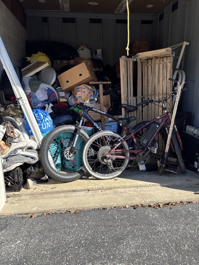 10 x 10 storage unit in Whitehall, PA