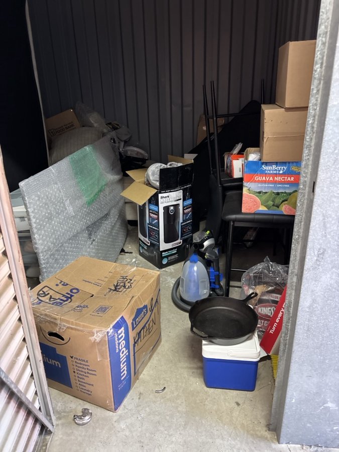 10 x 10 storage unit in Whitehall, PA