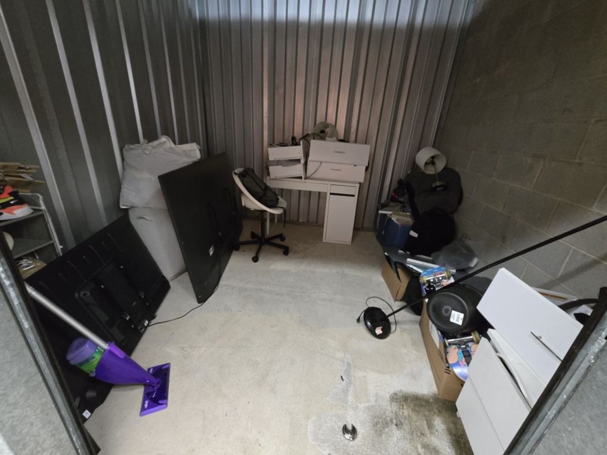 10 x 10 storage unit in Silver Spring, MD