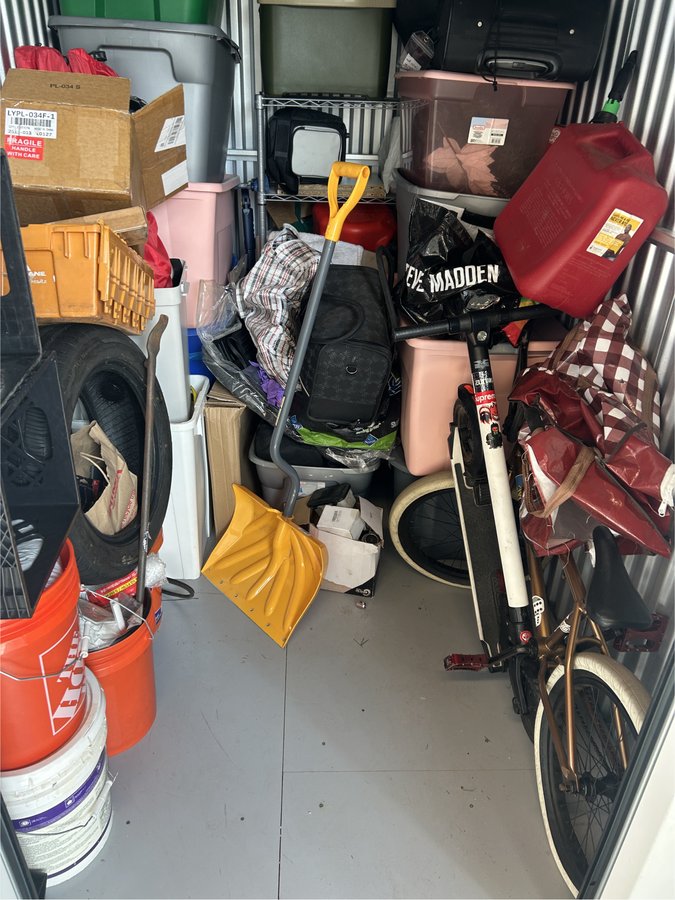 5 x 10 storage unit in Roselle, NJ