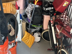5 x 10 storage unit in Roselle, NJ