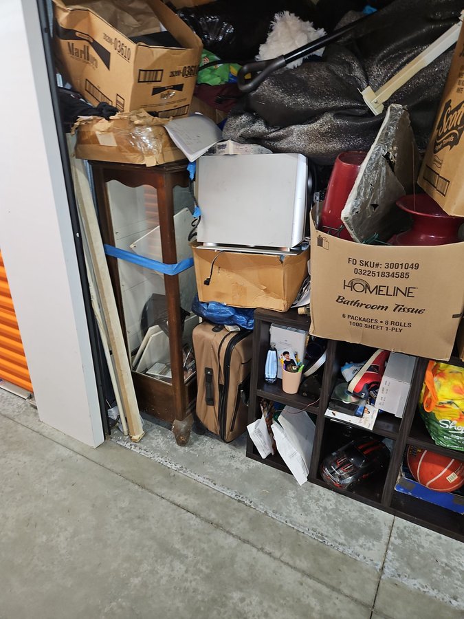 10 x 5 storage unit in West Haven, CT
