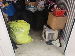 10 x 10 storage unit in West Haven, CT
