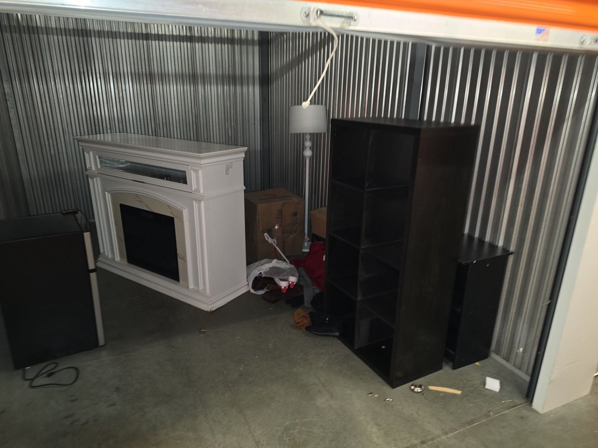 10 x 15 storage unit in West Haven, CT
