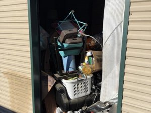 10 x 10 storage unit in Louisville, KY