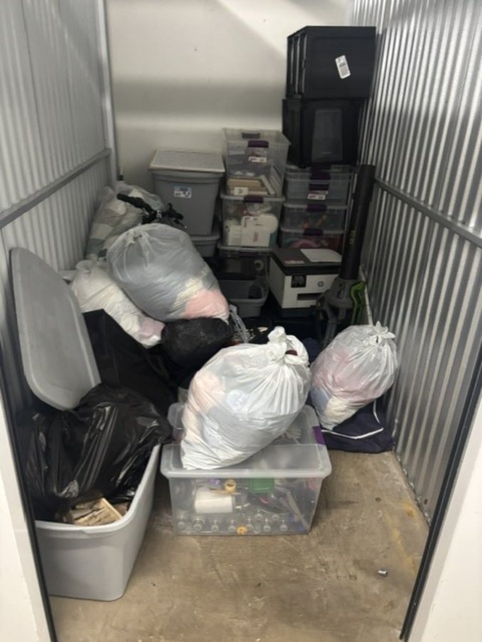 5 x 9 storage unit in Fort Lauderdale, FL