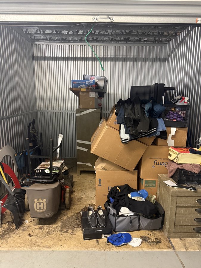 10 x 10 storage unit in Oxon Hill, MD