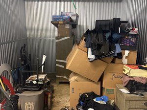 10 x 10 storage unit in Oxon Hill, MD