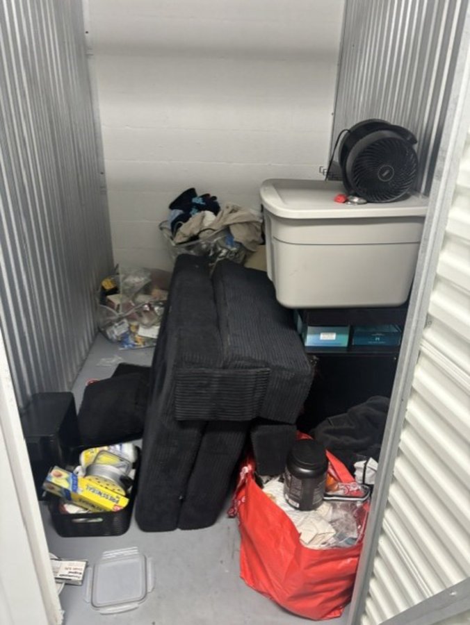 5 x 8 storage unit in Fort Lauderdale, FL
