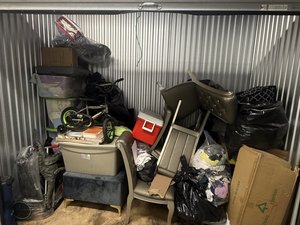 5 x 10 storage unit in Oxon Hill, MD